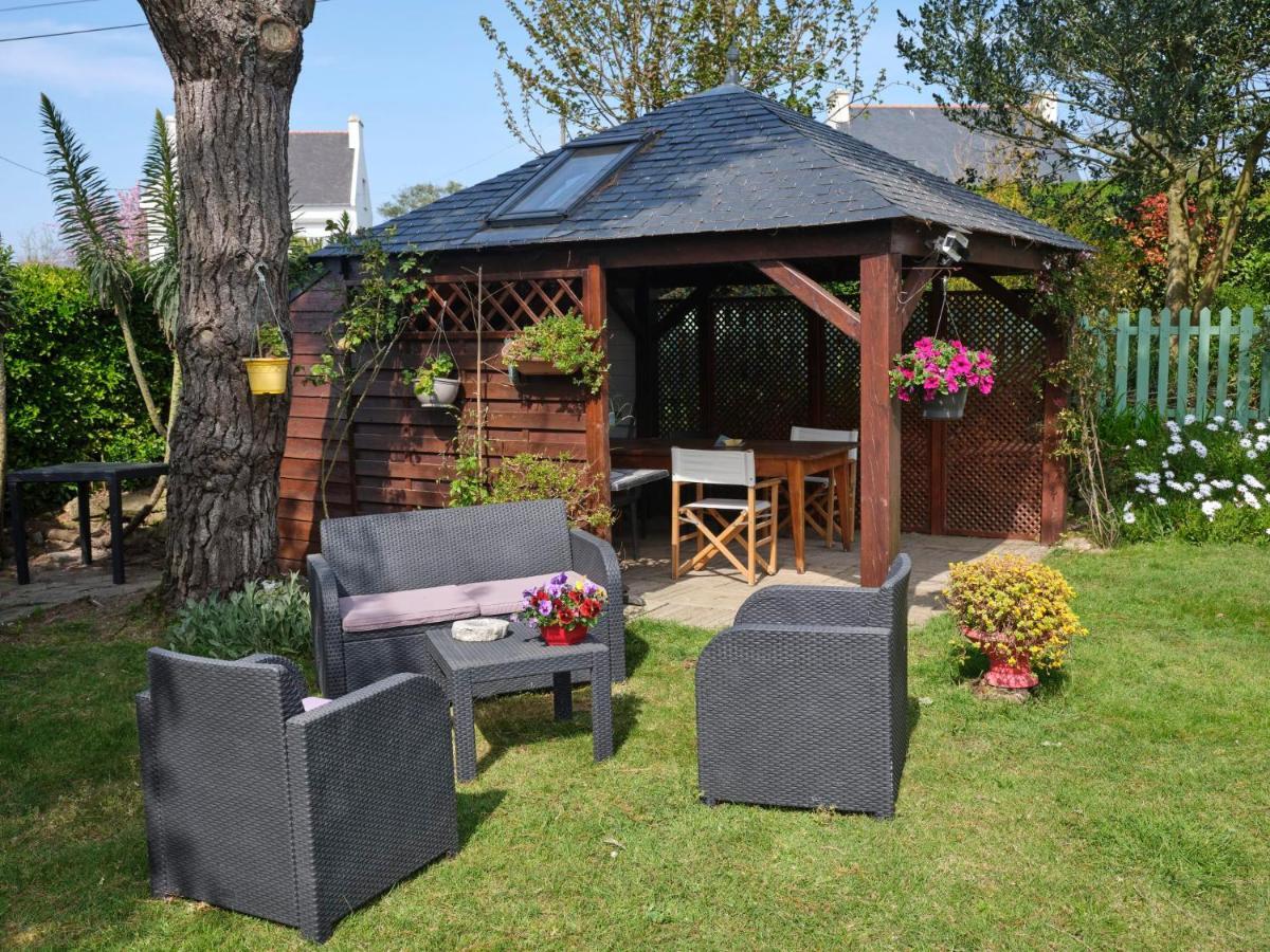 Les Roses Bed & Breakfast Santec Exterior photo
